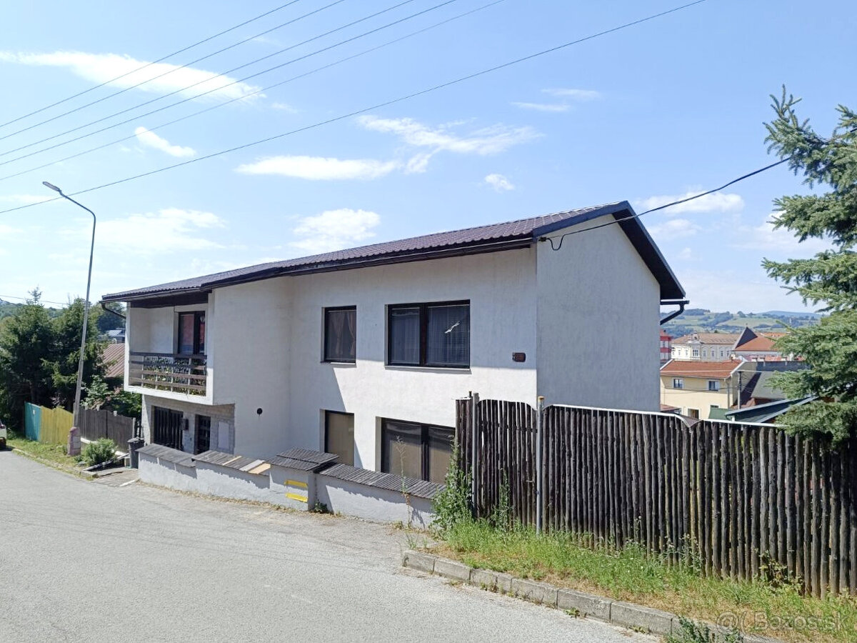 RD S KRÁSNYM POZEMKOM /237M2/ GARÁŽ,KRB,NOVÁ STRECHA PRI CEN