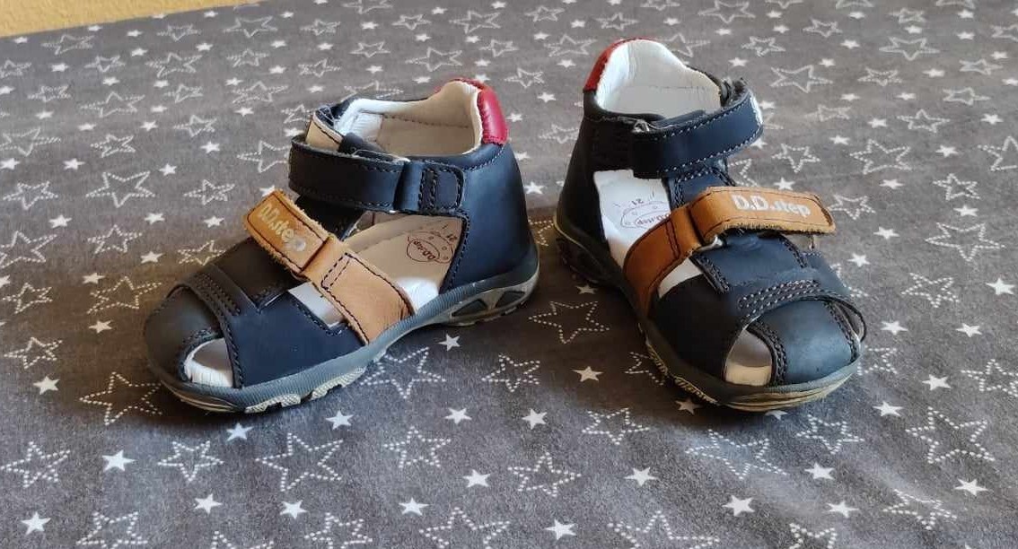 Detské letné kožené sandálky zn. D.D. Step, veľ. 20