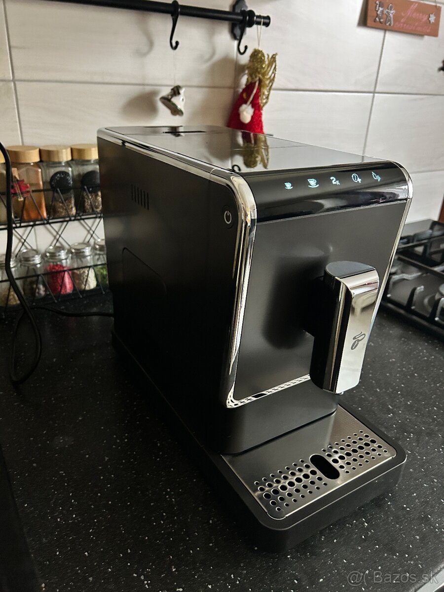 Plnoautomatický kávovar Tchibo