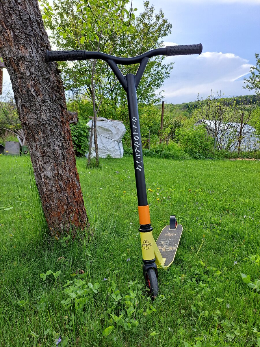 KOLOBEŽKA STREET SURFING DESTROYER