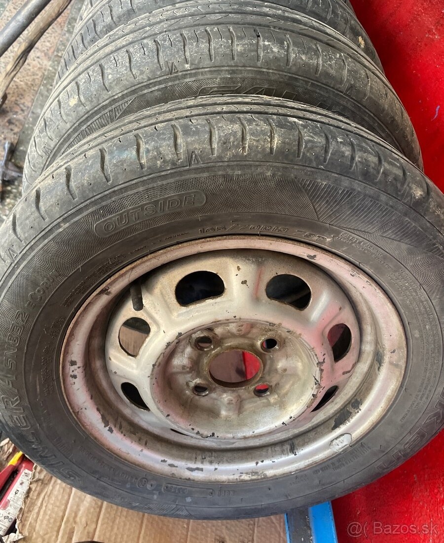 Predam pneumatiky 165/70r13 komplet na diskoch