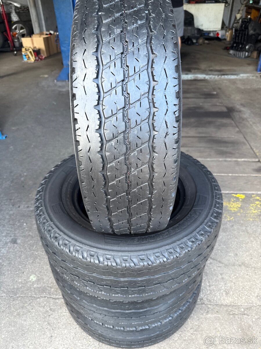 Letné pneu 215/70R15 C viem aj prezuť