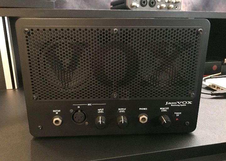 Jam Vox,looper,multiefekt,gitarový monitor,interface