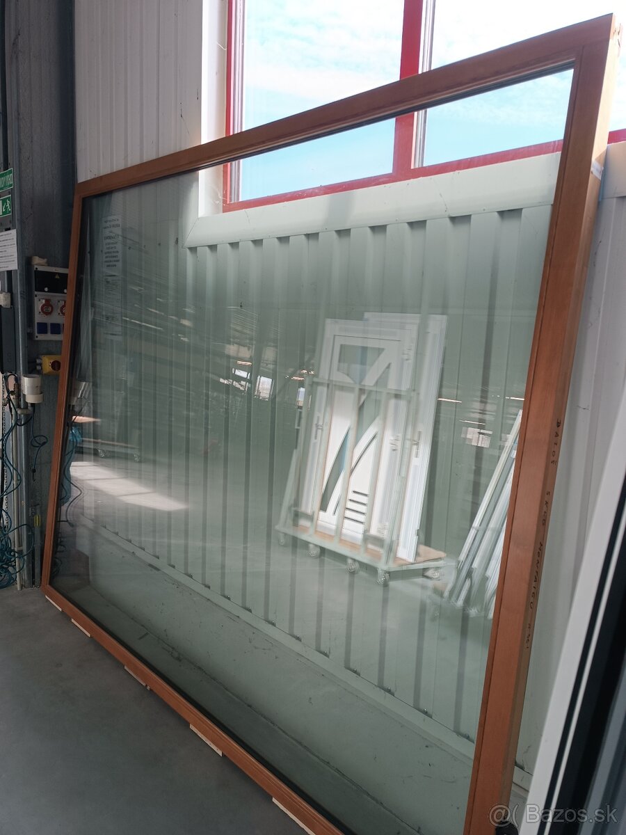 Na predaj nové drevené fixné okno Š: 2780 mm, V: 2280 mm