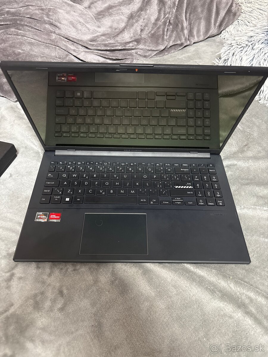 ASUS Vivobook Go 15 OLED (E1504F)