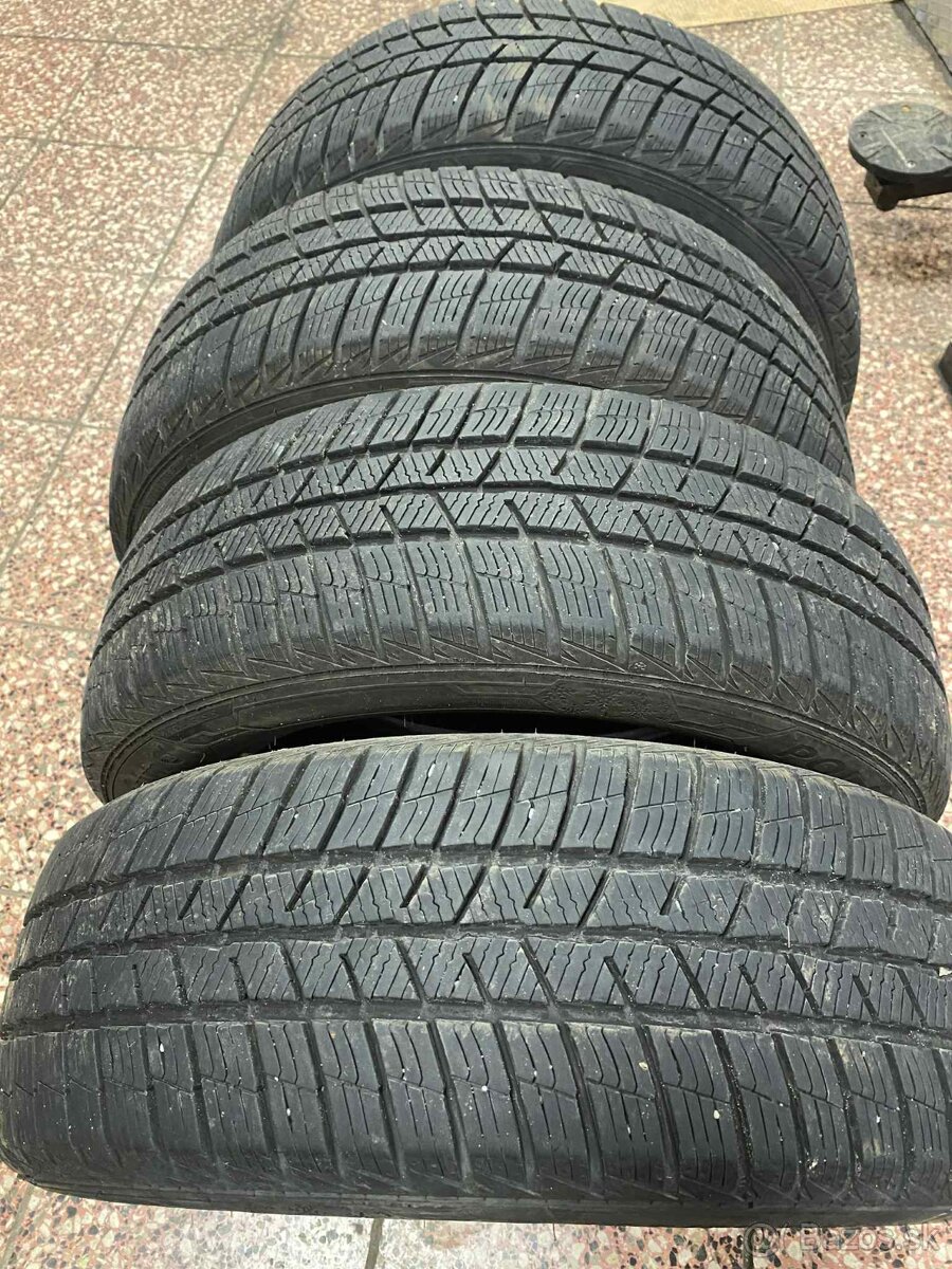 185/60 R15 BARUM POLARIS 5 ZIMNE