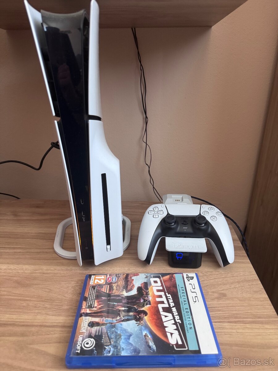 Playstation 5 Slim + Star Wars Outlaw
