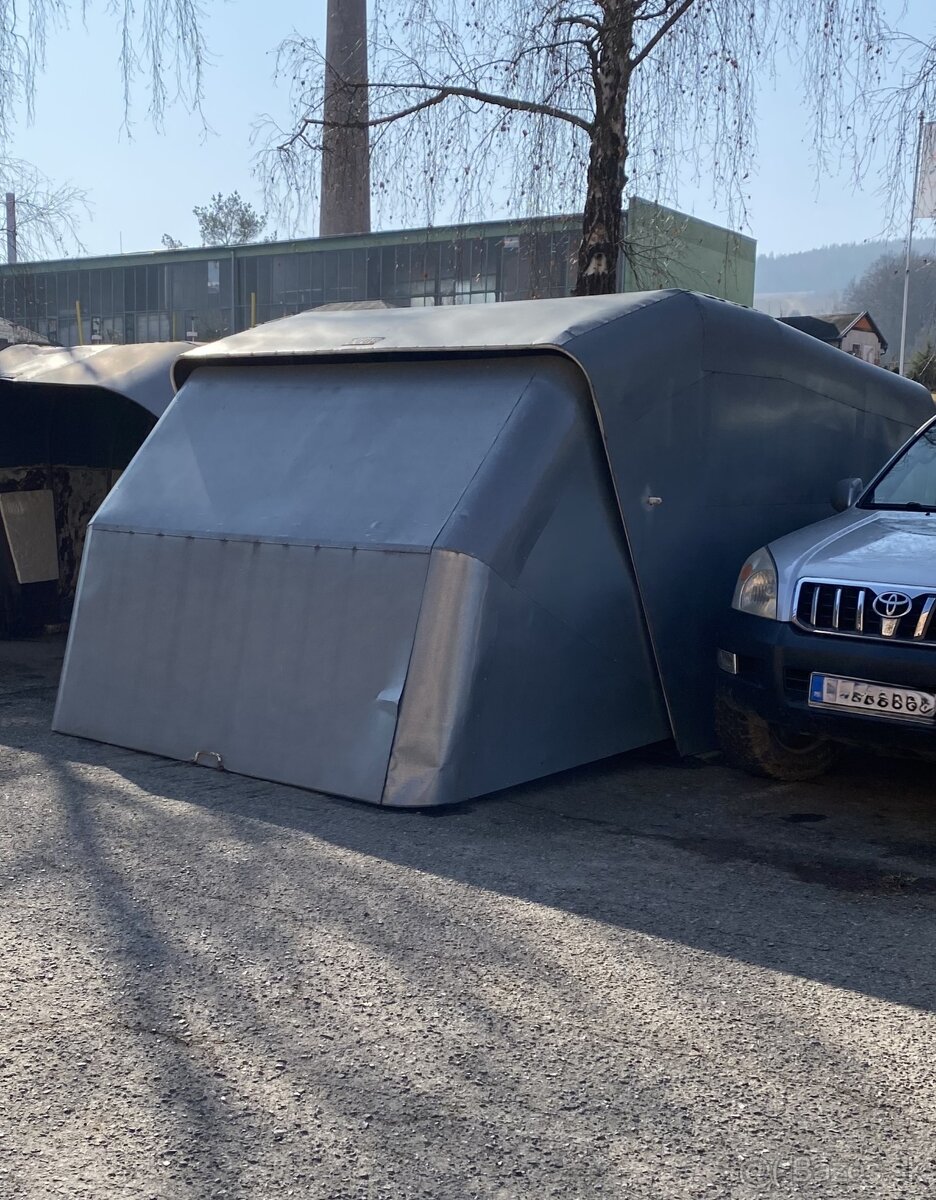 Plechová Garáž