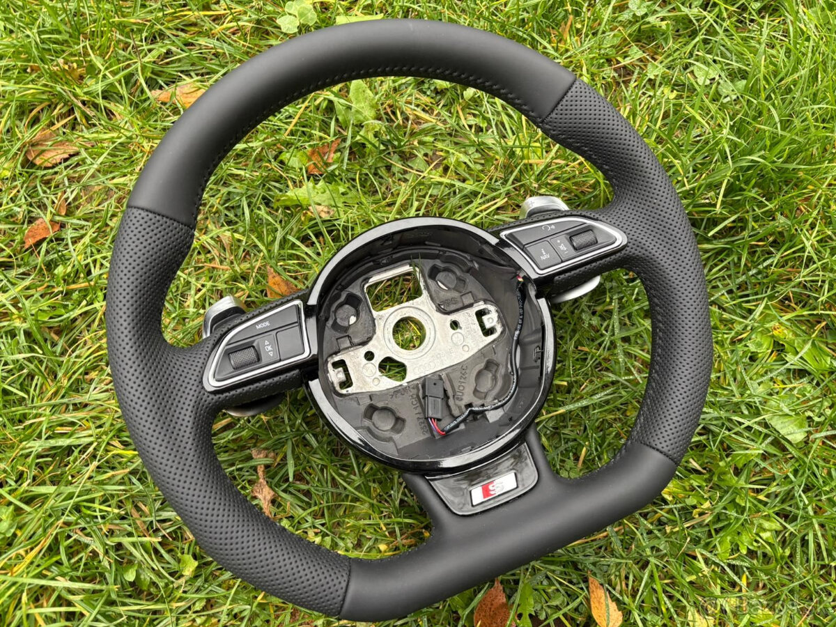 VOLANT AUDI KOŽENÝ PERFOROVANY CIERNE SITIE ZKOSENY