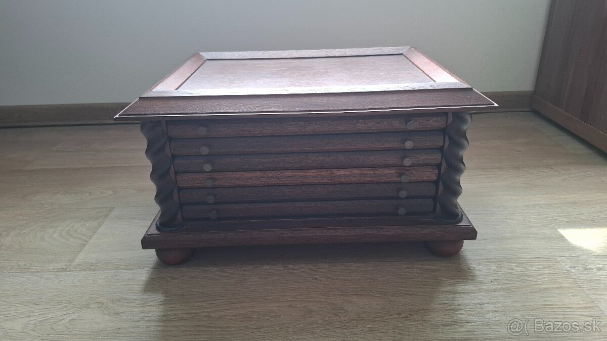 Drevená kazeta na 100 ks mincí