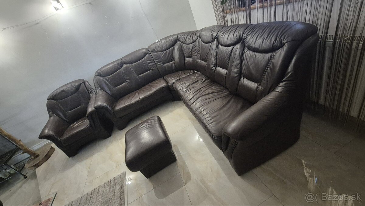 Hnedá kožená sedacia súprava