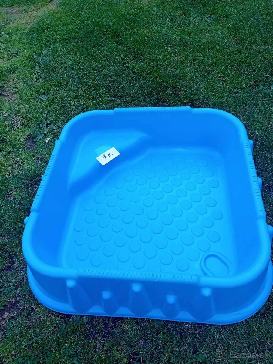 Bazénik alebo box na hračky