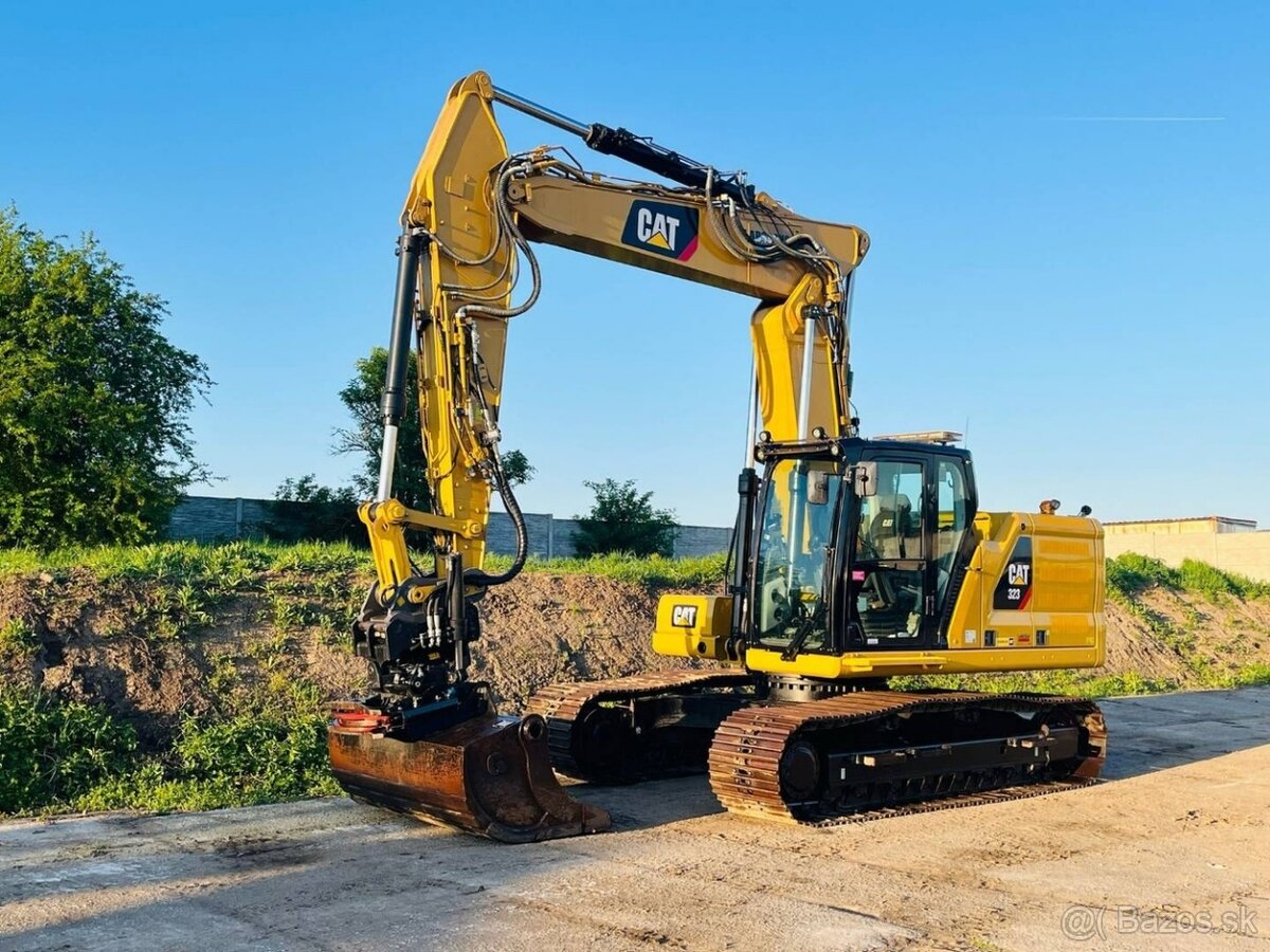 Pásové rypadlo Caterpillar 323