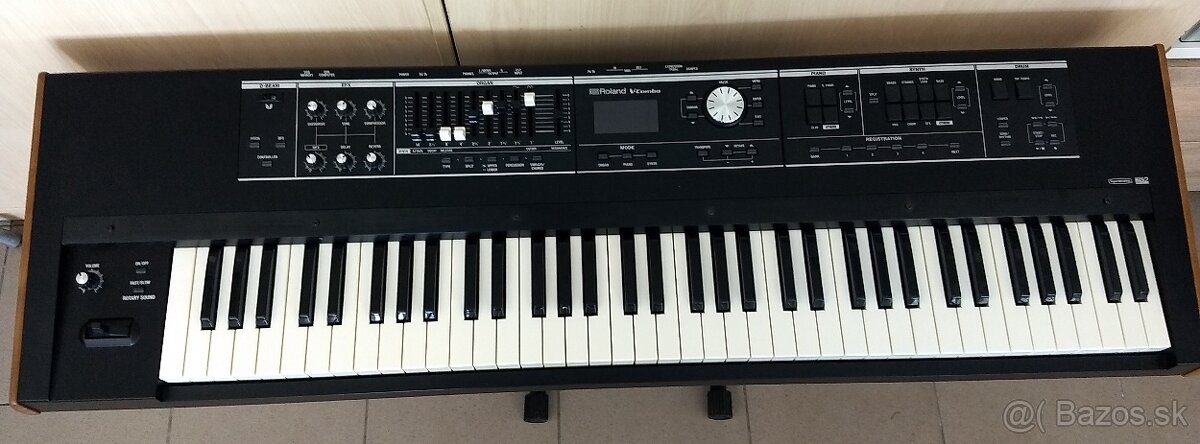 Predám Roland VR-730