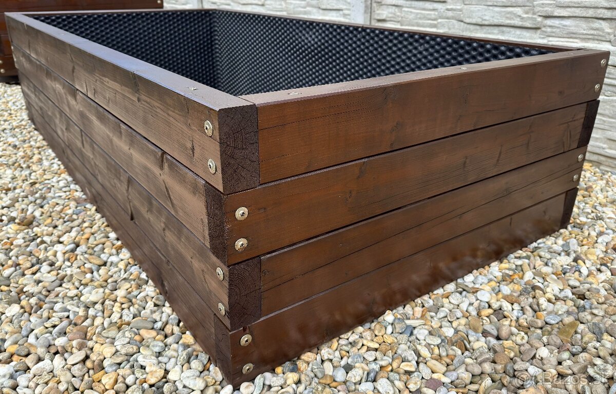 Drevené záhony, pergoly, prístrešky a terasy na mieru