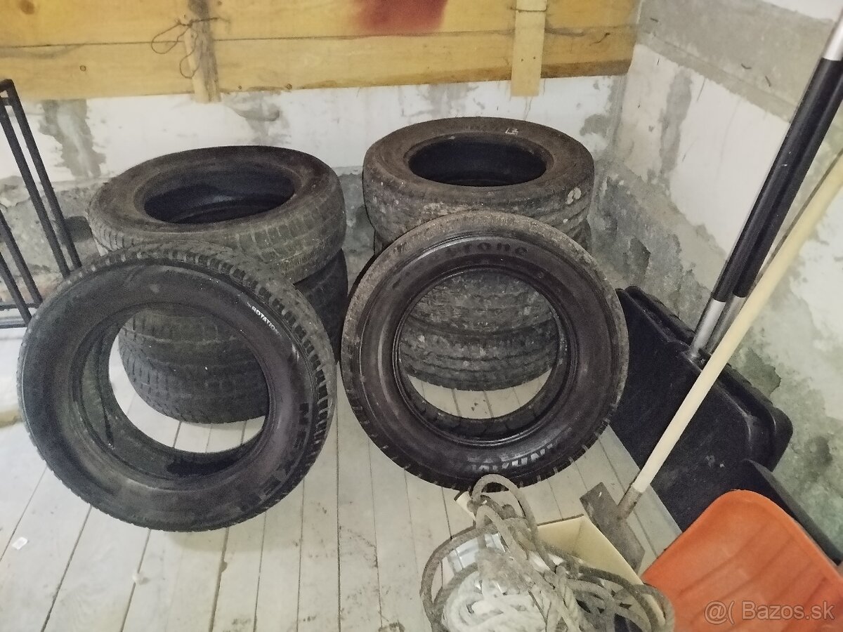 Predám pneumatiky zimné VANHAWK 215/65R16