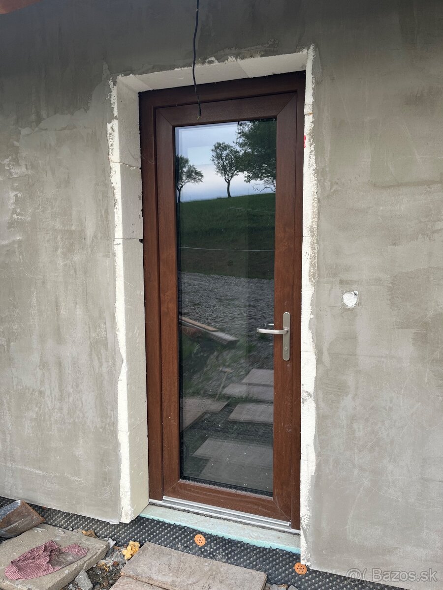 Celosklenené vchodové dvere so zárubňou – Montplast 2024, 90