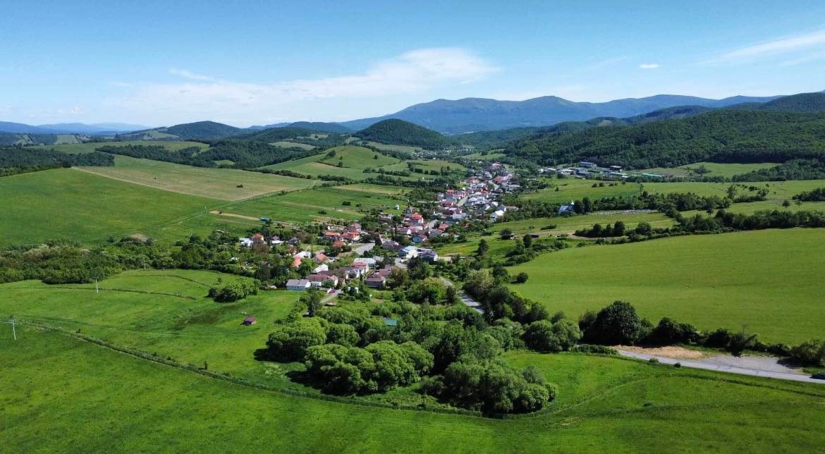 Hľadá sa stavebný pozemok v obci Pichne