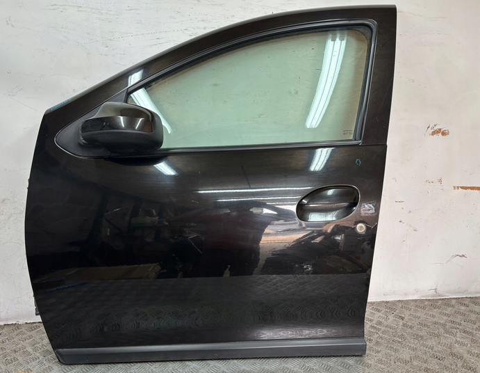 Dacia Logan II 2 2012- ľavé predné dvere