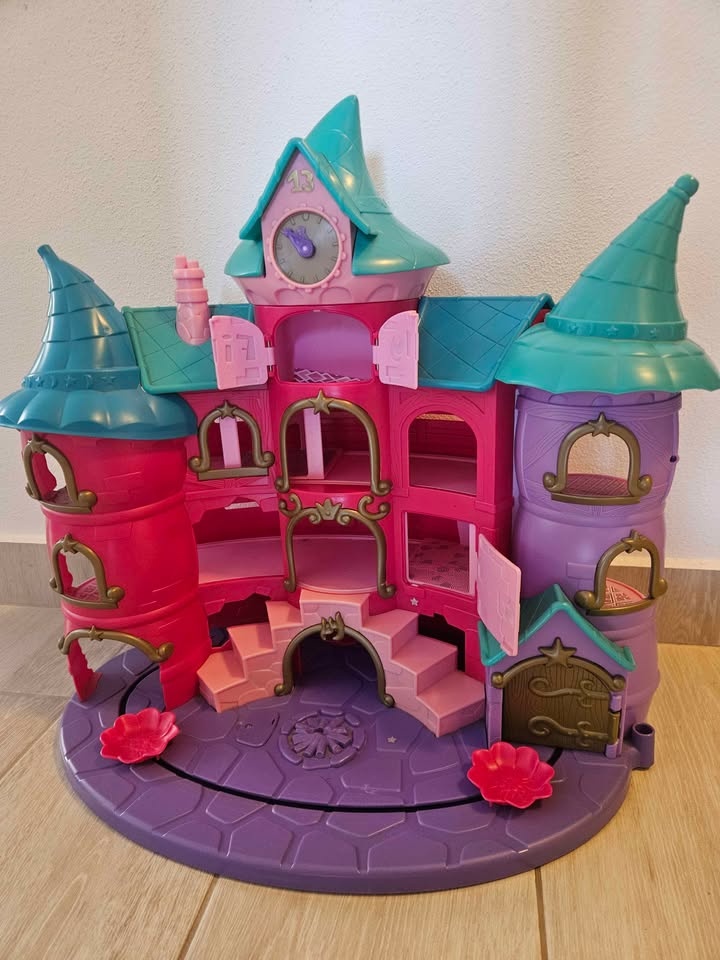 Filly Witchy Magický zámok cca 44cm