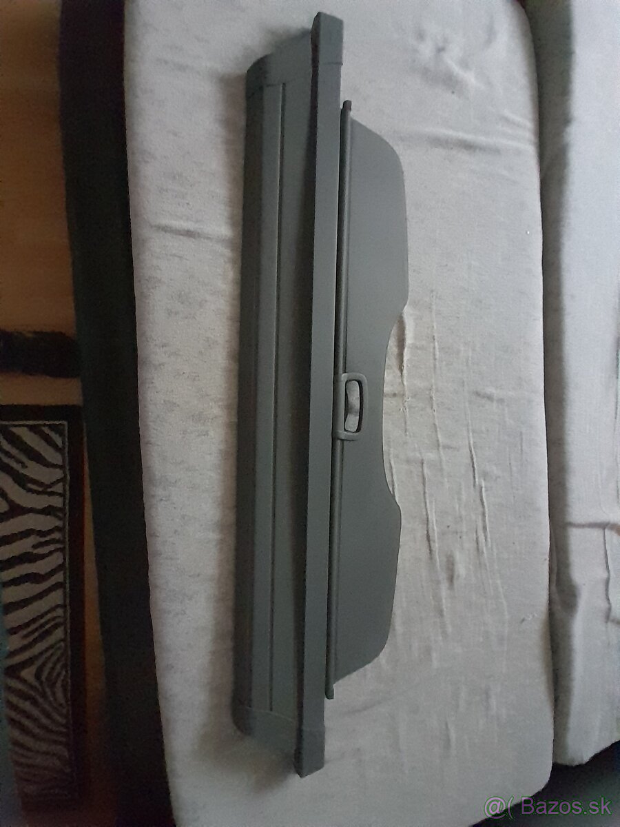 Predam zadnu roletu.