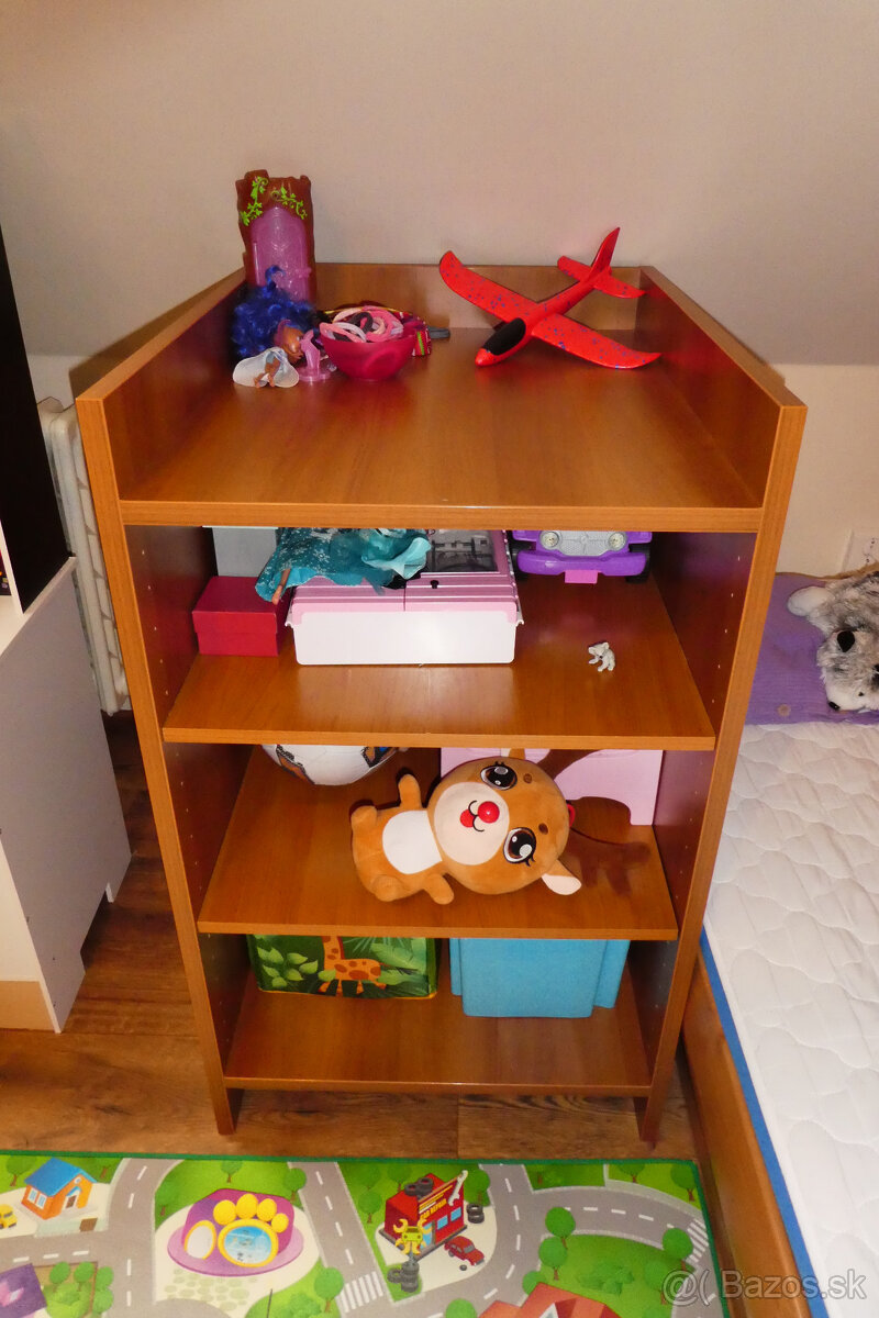 pevný prebaľovací pult