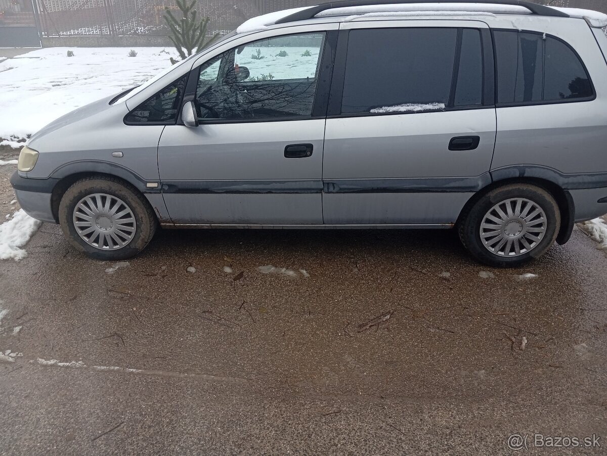 NOVA CENA Opel Zafira Benzín plyn- NOVA STK