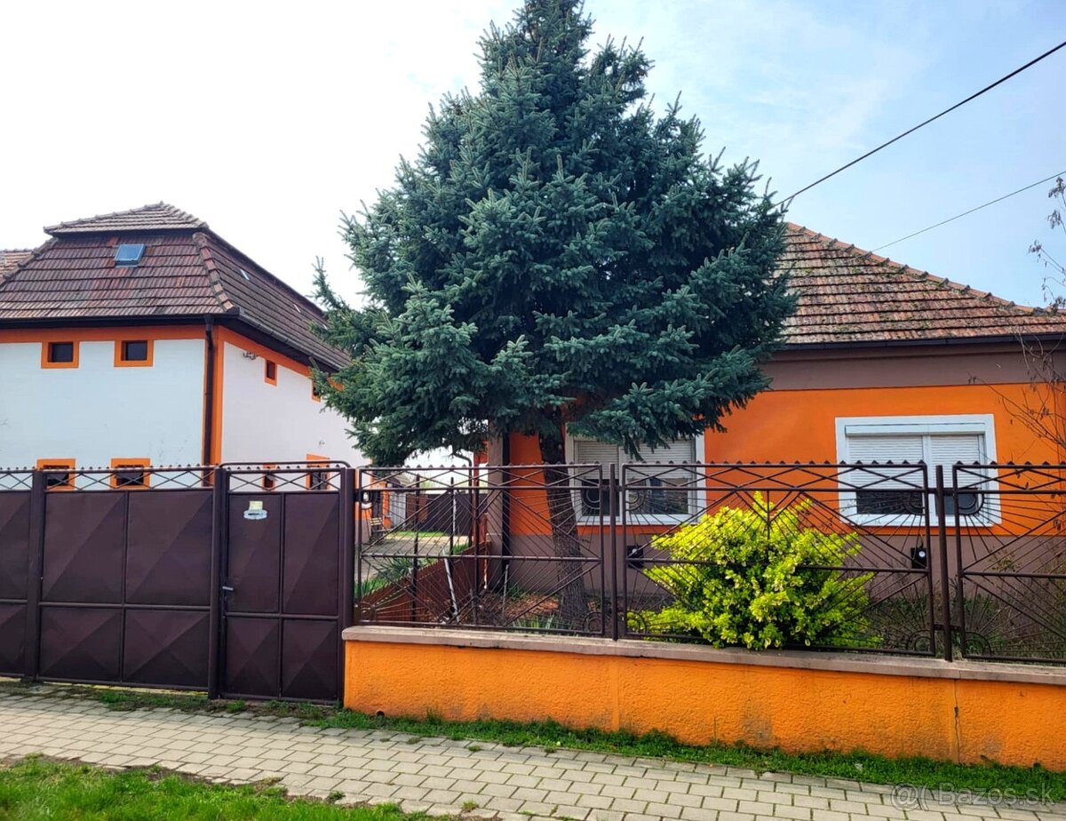 Rodinný dom so sýpkou