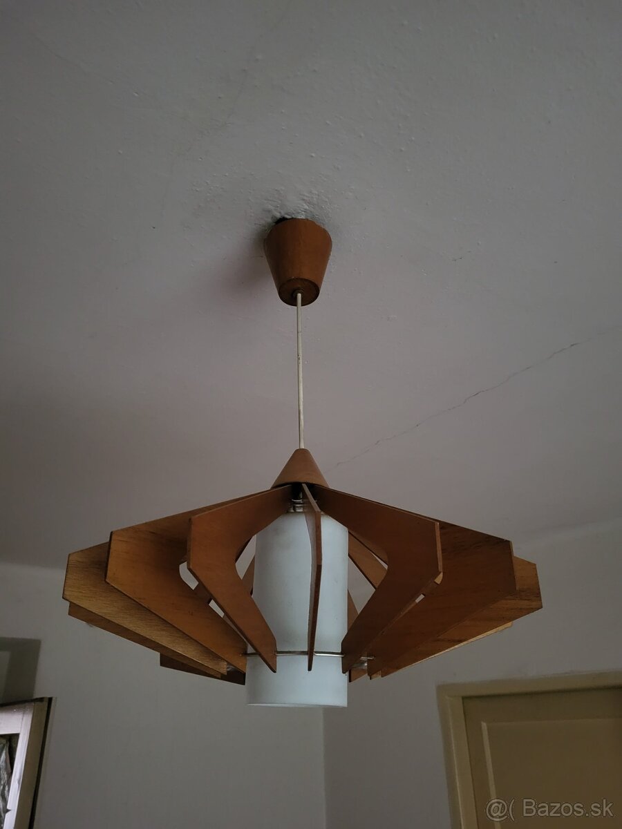 Retro luster drevo humpolec