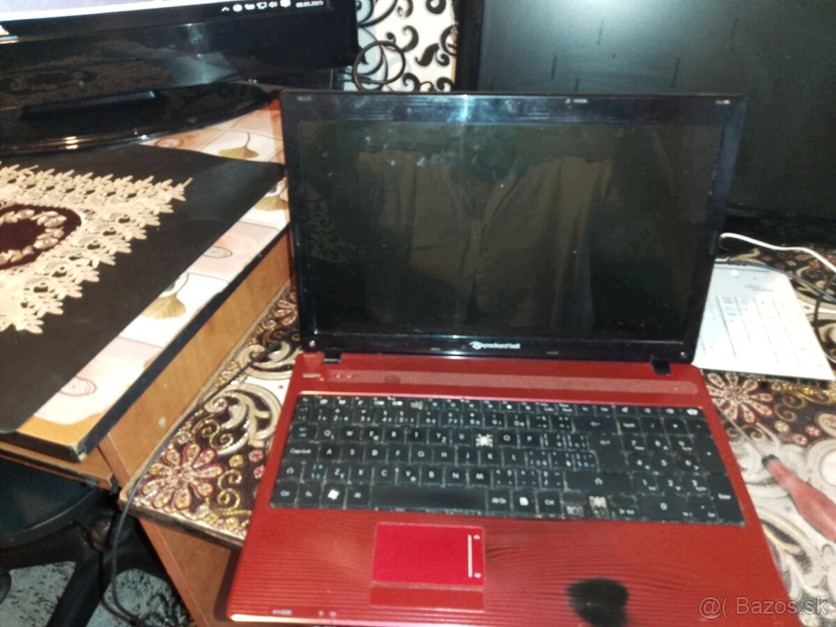 Ponukam notebook na sučiastk