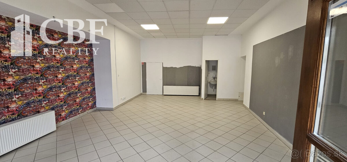 Prenájom komerčného priestoru v cente mesta Rožňava.