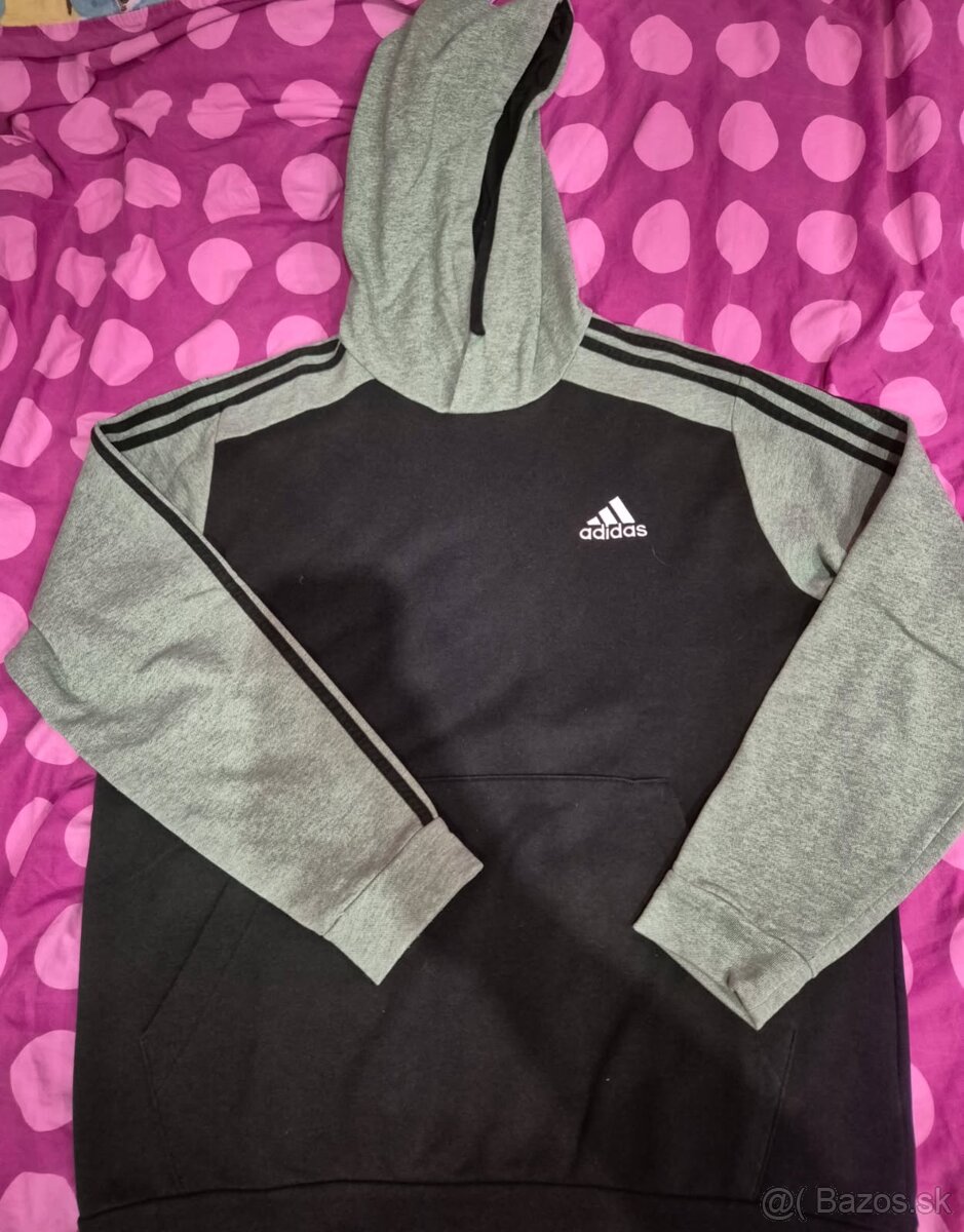 Mikina Adidas a Nike