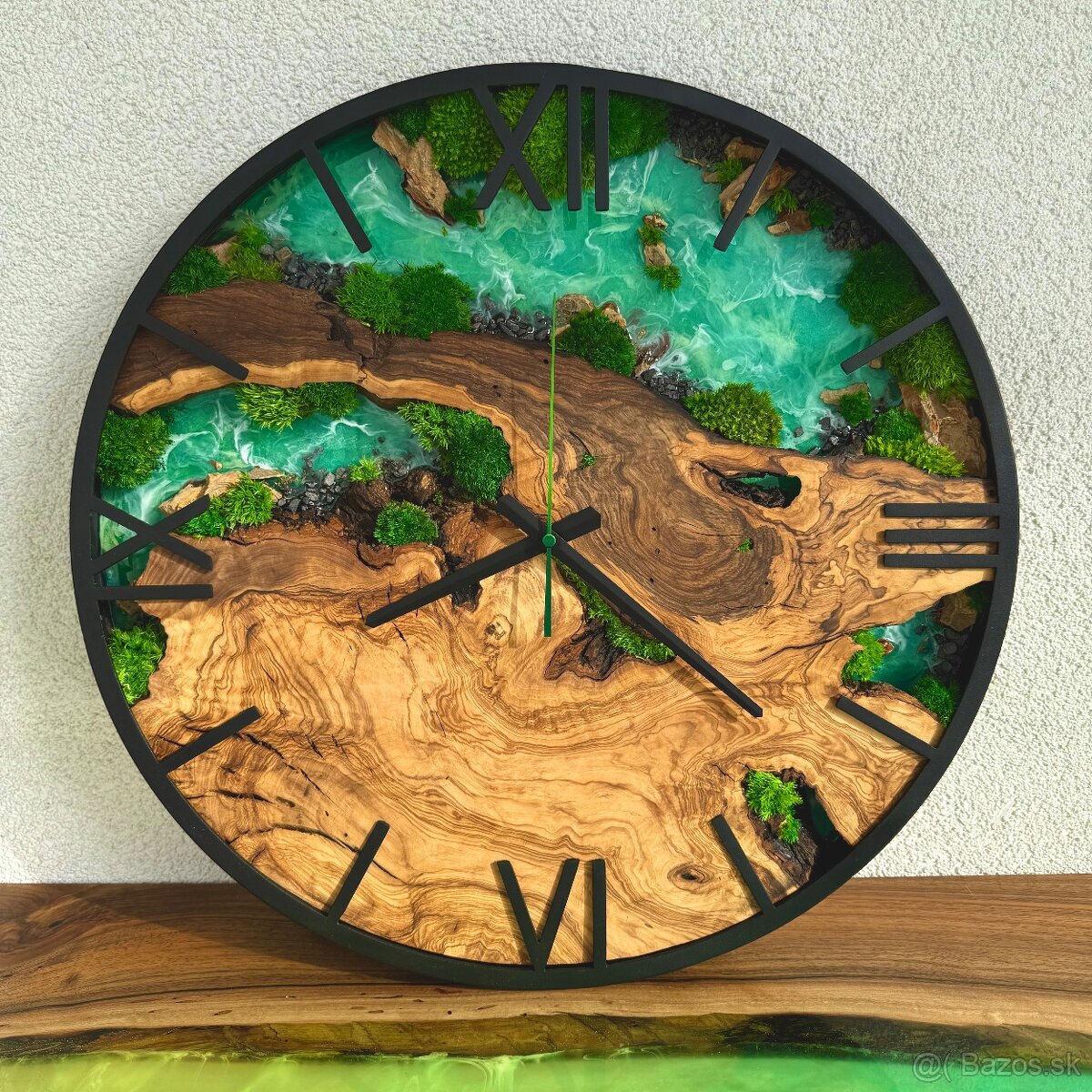 Machove hodiny 50cm drevene hodiny s epoxidom a machom