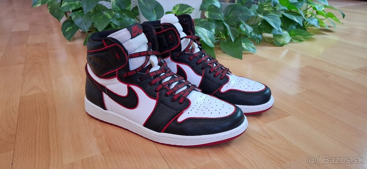 Jordan 1 High OG Bloodline