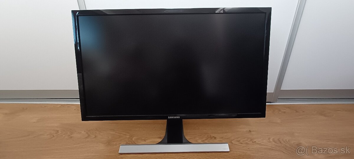 28" Monitor Samsung 4K model U28E590D
