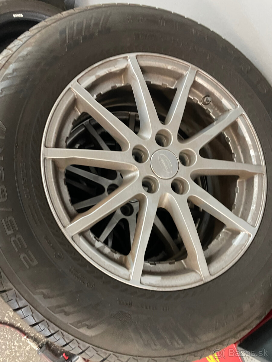 Orig. elektrony Land Rover s letnymi pneu Nokian 235/65 r17