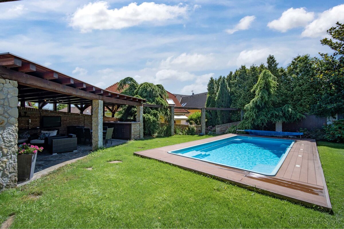 Predaj 2podlažný 6izb. rod.dom s dvoj garážou na Kozáck