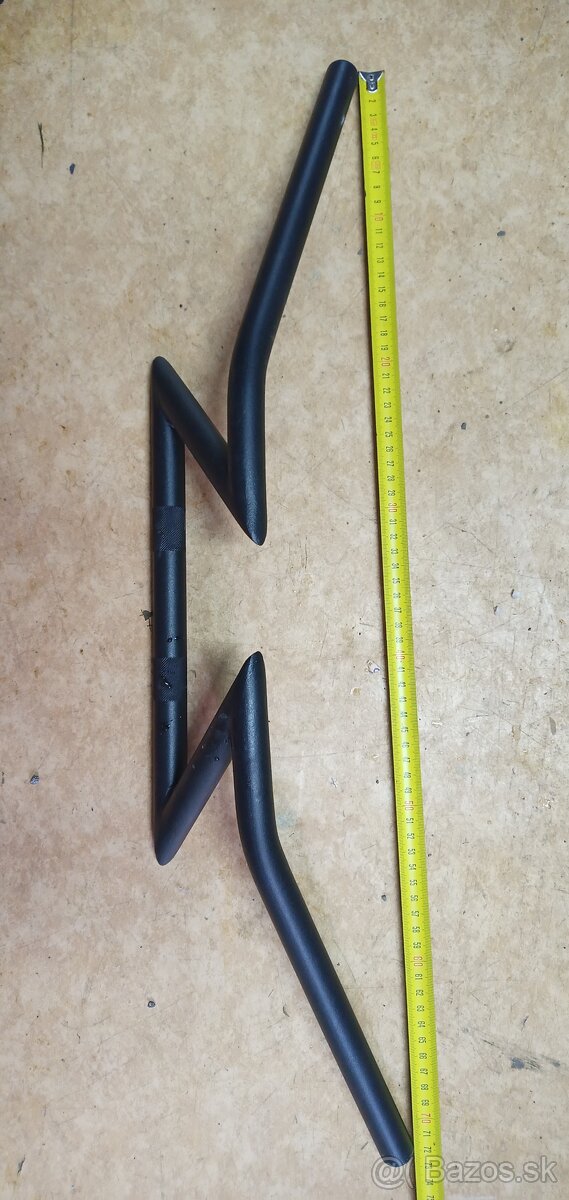 Riaditka,volant na motorku