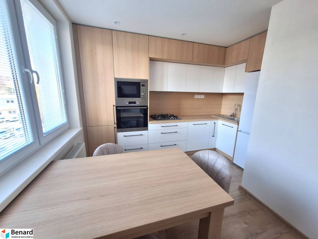 NOVOZREKONŠTRUOVANÝ 3 IZBOVÝ BYT,PREŠOV,UL.VOLGOGRADSKÁ