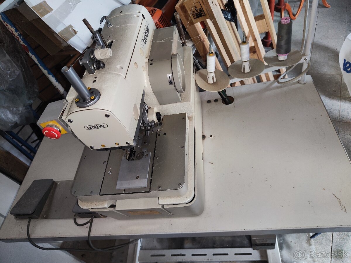 Šijací stroj dierkovačka