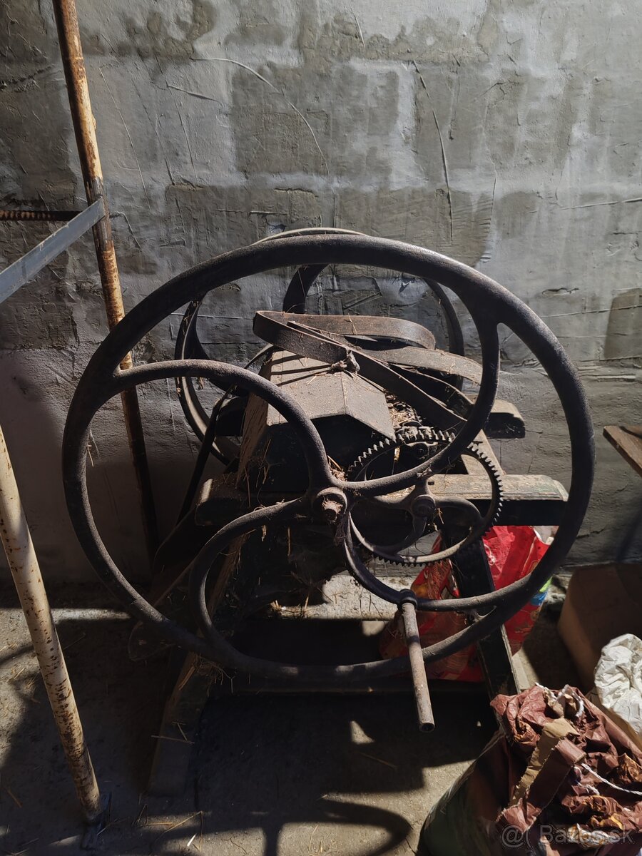 Rezačka na trávu, slamu sečkareň