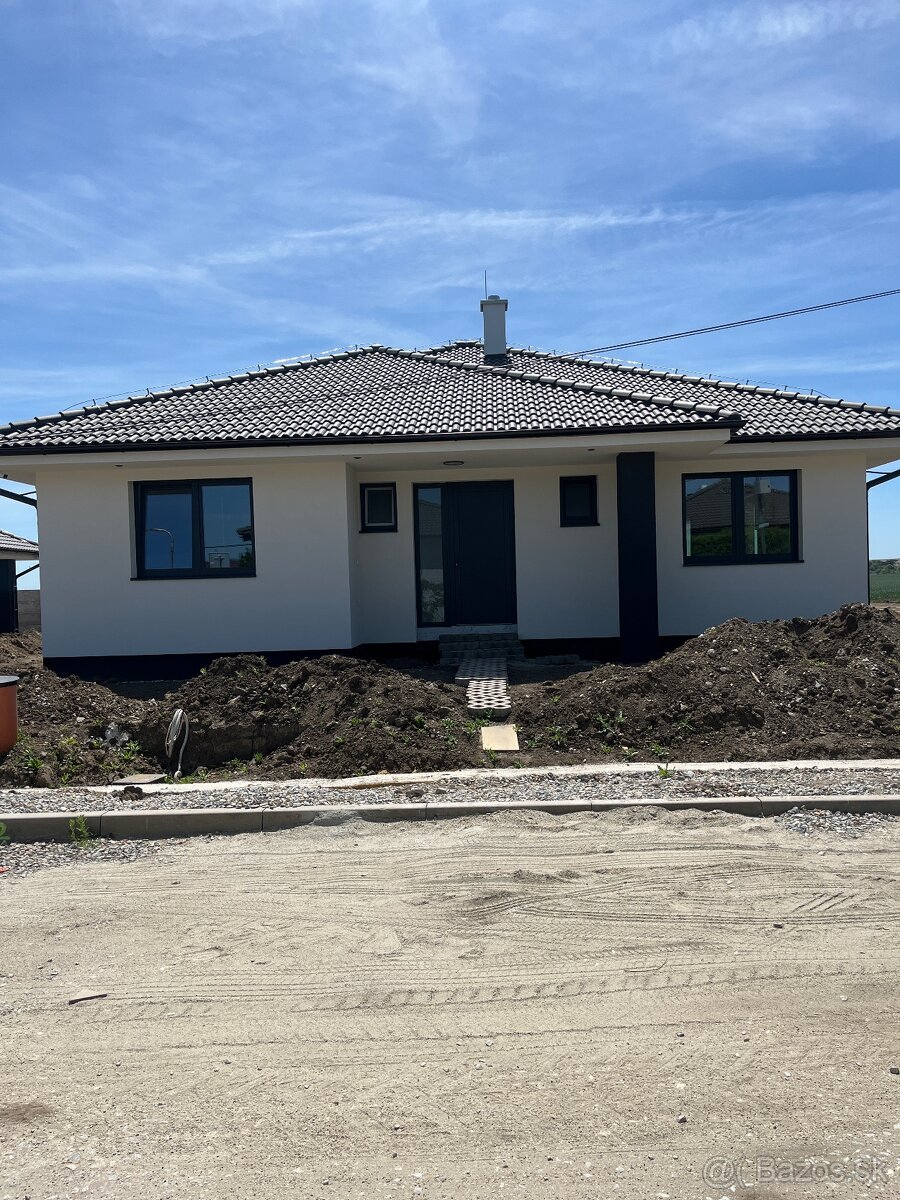 4-izbový byt na predaj · 728 m² · Zlaté Moravce — 269 000 €