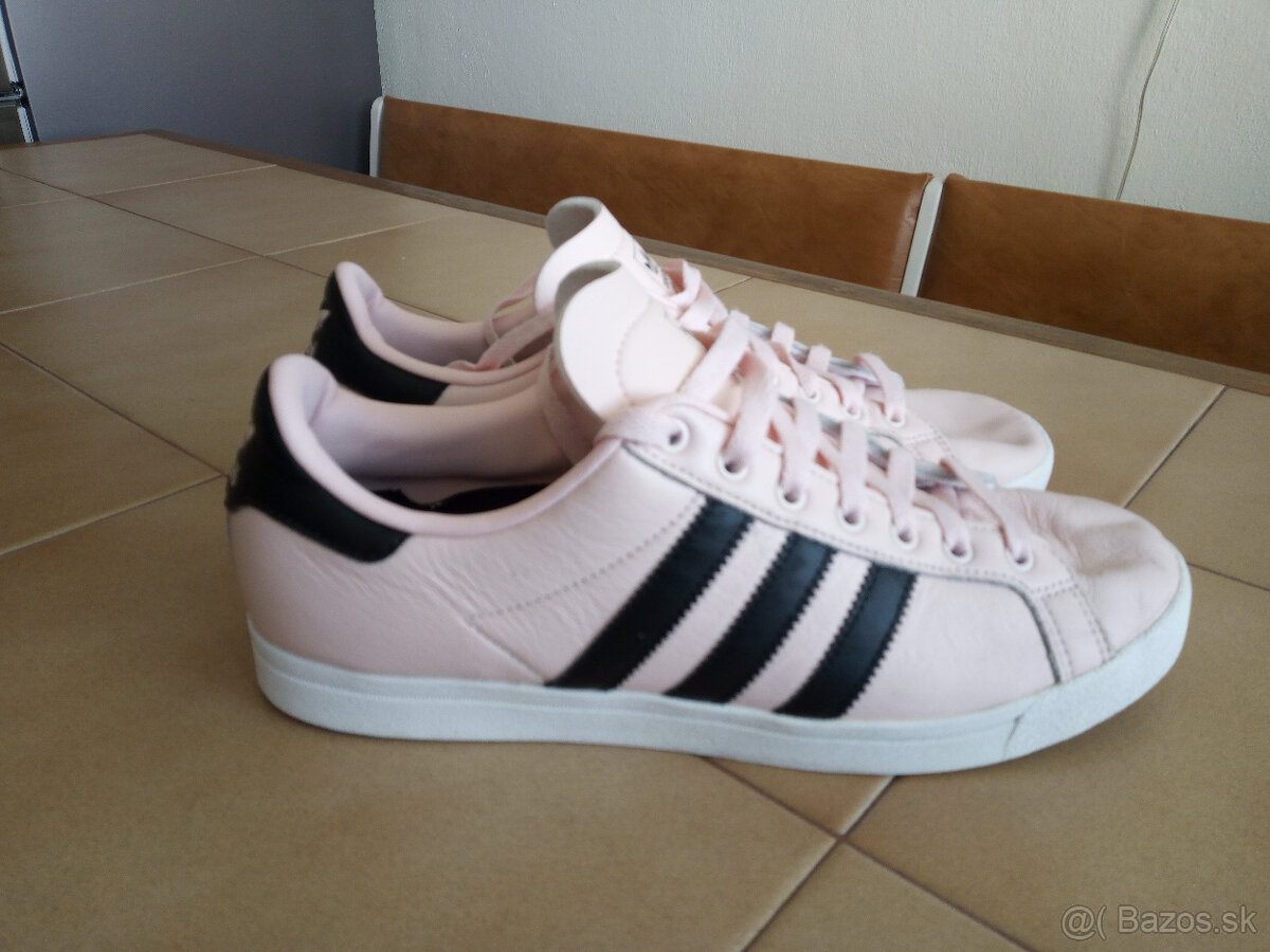 Damske kozene vodeodolne botasky ADIDAS.