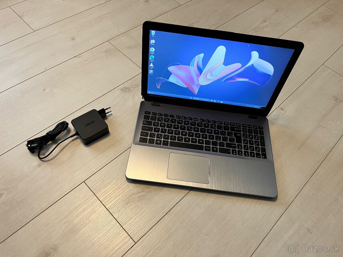 Asus VivoBook X542U na diely alebo opravu
