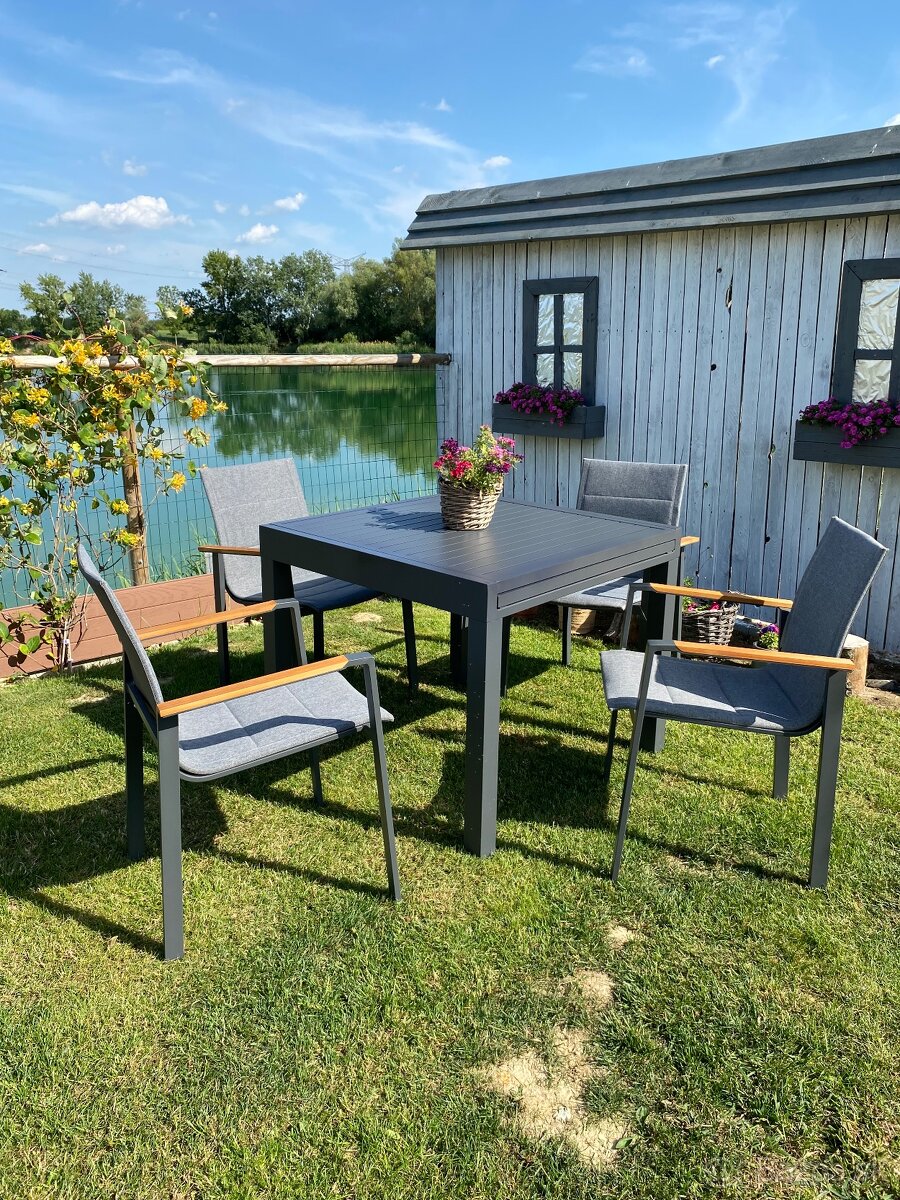 Jedálenský záhradný hliníkový set