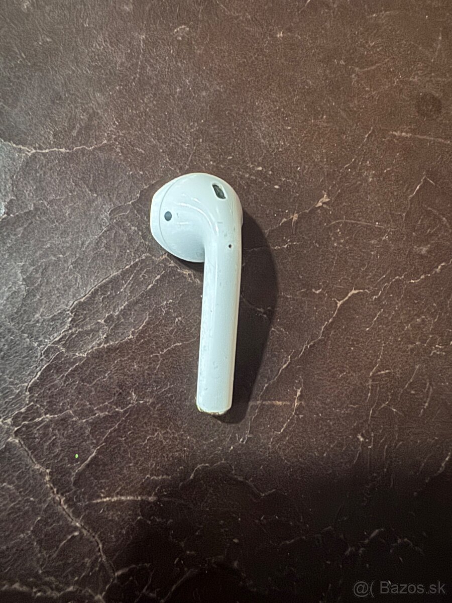 apple airpods lava strana 1ks