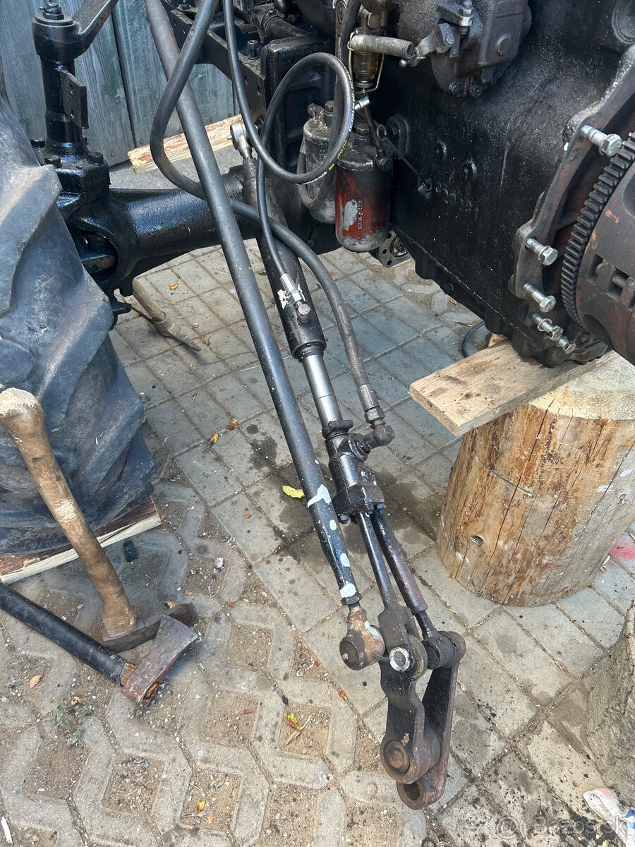 Zetor servo