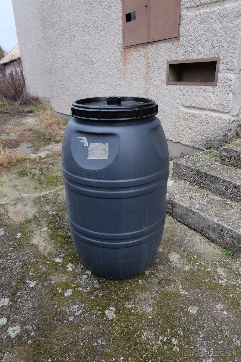 Rôzne Sudy od 220 litrov a menšie a demižóny na predaj