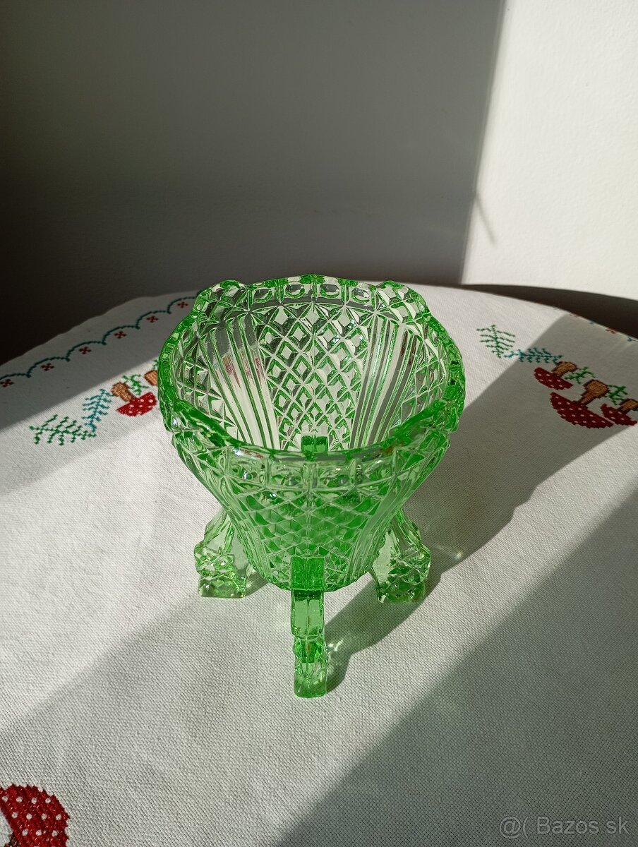 Sklenená retro váza