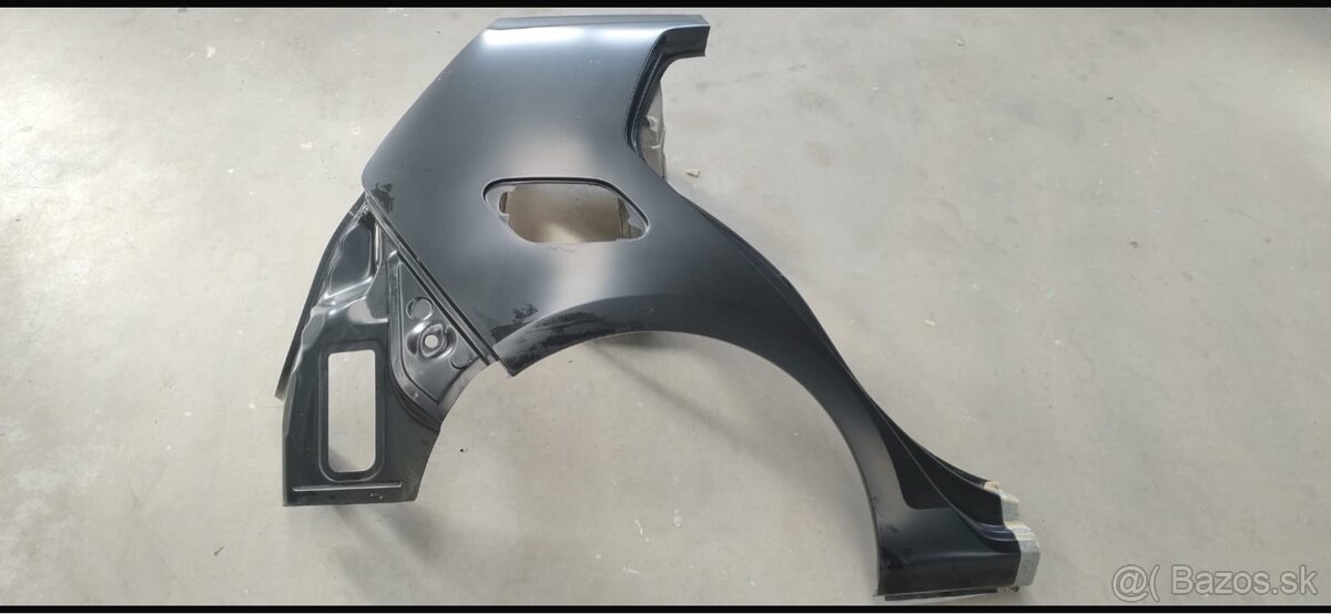 VW GOLF 7, PRAVÝZADNÝ BLATNÍK.